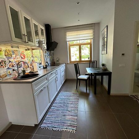 Studio Apartment In Private House Riga Exteriör bild